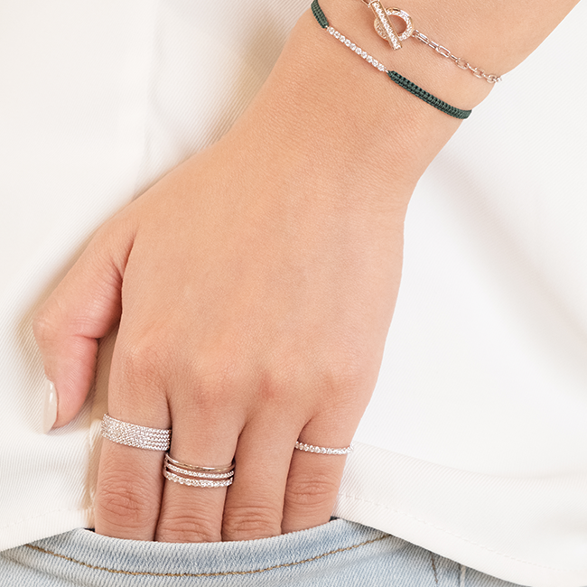 Seven-row flat pavé diamond ring